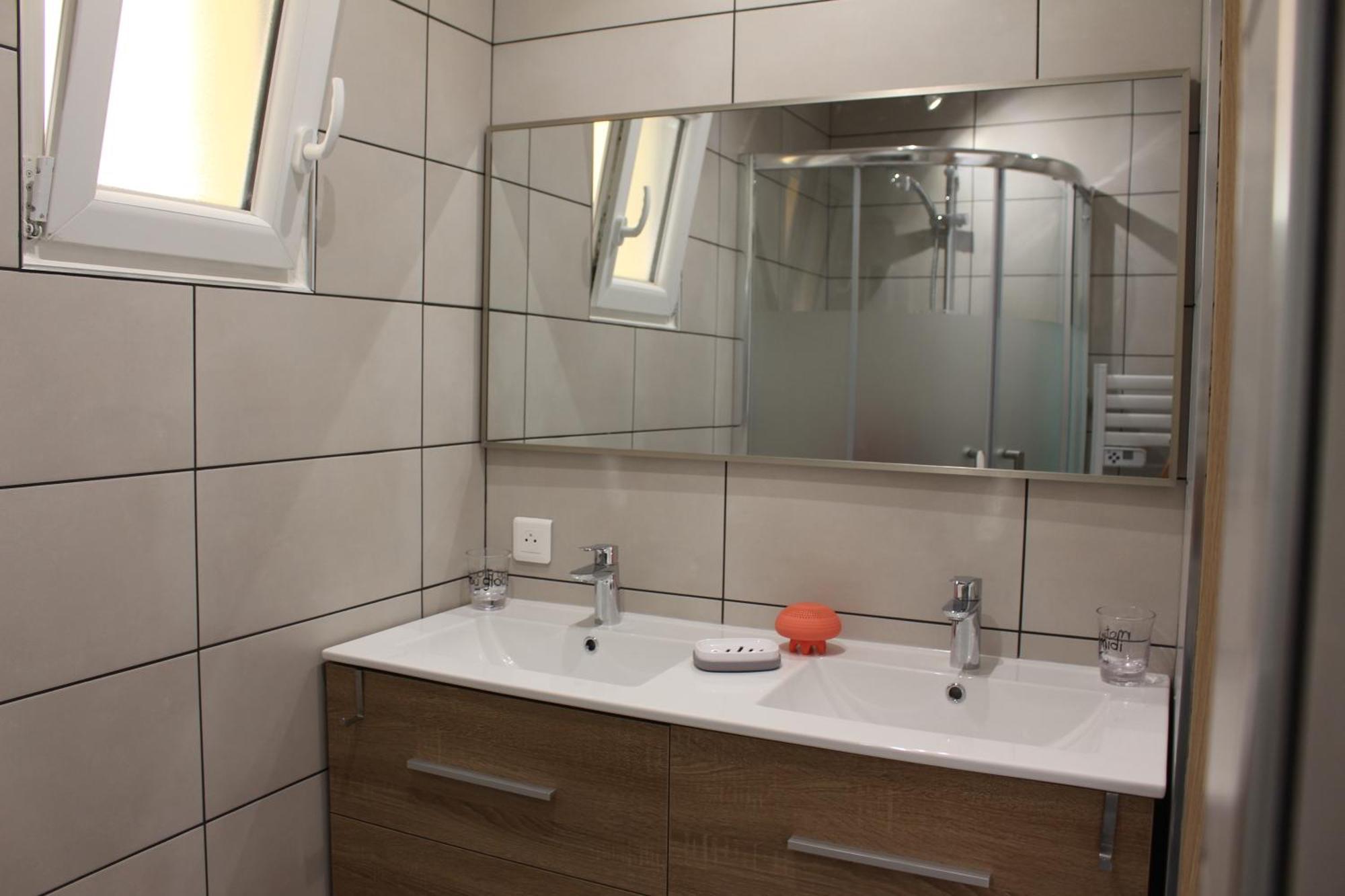 Petite Maison, Cosy, Sur Les Collines Nicoises Nizza